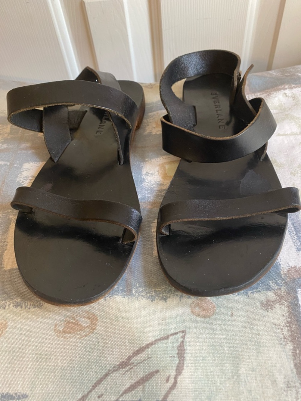 Everlane Black Leather Cross-Strap Flat Sandals Size 8